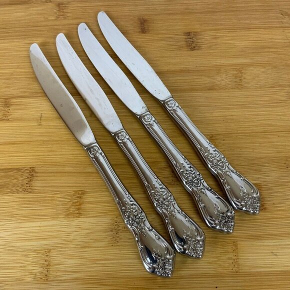 Oneida Distinction Deluxe Kennett Square 4 Dinner Knives Discontinued Flatware - Picture 2 of 2